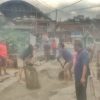 Kebersamaan Jadi Modal Utama, Warga LK. VIII Cadasari Gotong Royong Rehabilitasi Jalan Abah Keming