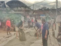 Kebersamaan Jadi Modal Utama, Warga LK. VIII Cadasari Gotong Royong Rehabilitasi Jalan Abah Keming